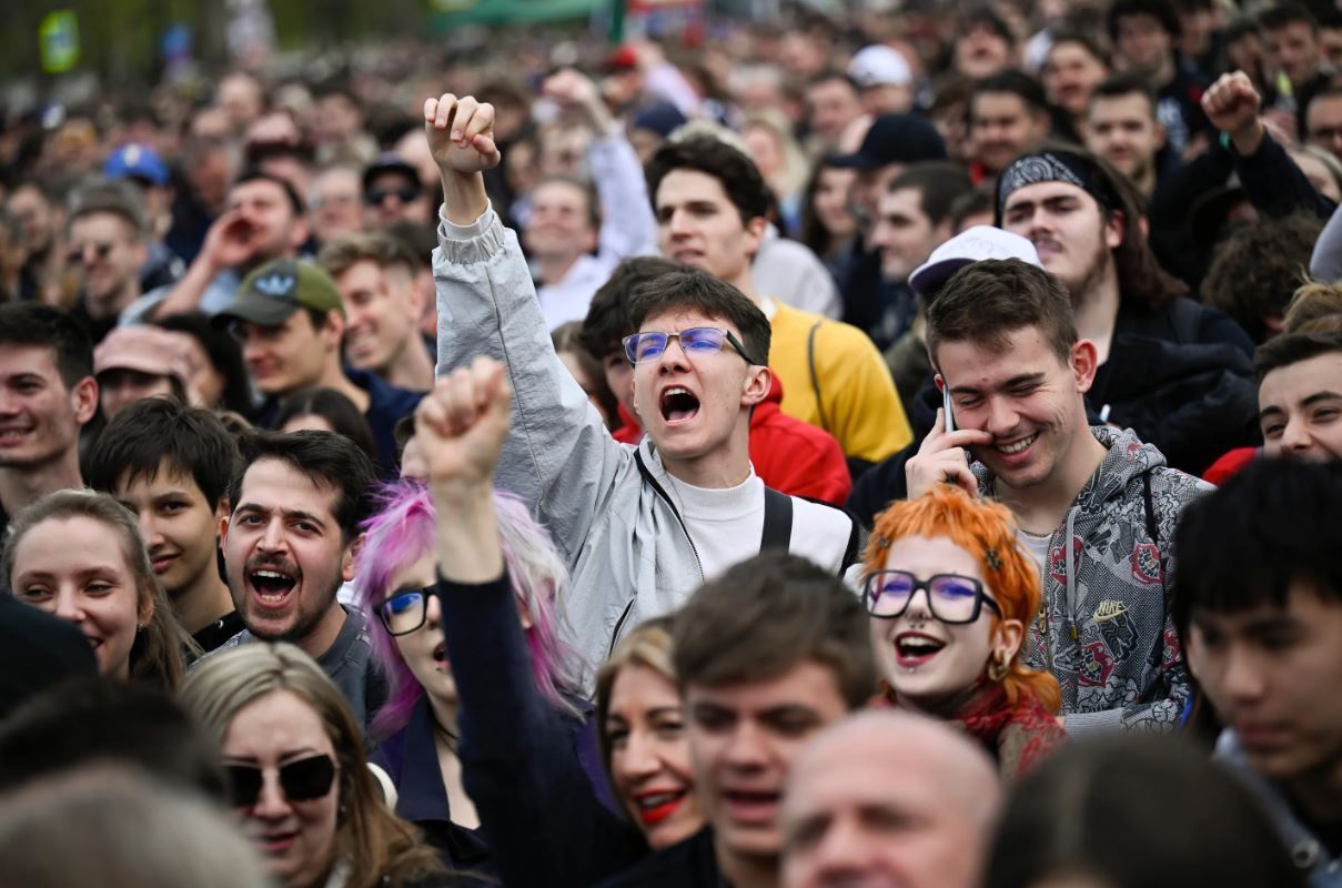 "Россияне, убирайтесь домой!" В Будапеште на акцию против правительства Орбана собрались более 100 тыс. человек. Фото и видео