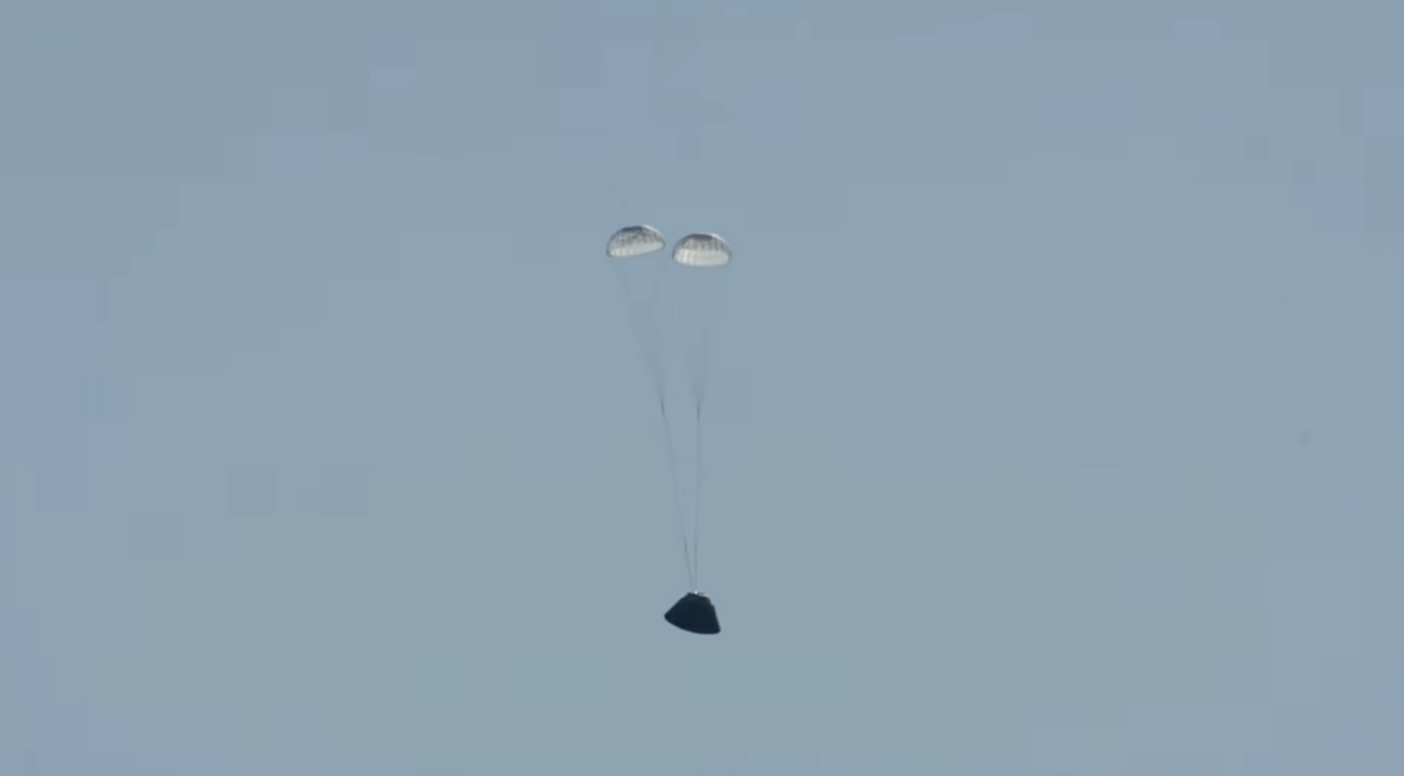 Астронавты миссии Artemis II вернулись на Землю: подробности приводнения в Тихом океане. Видео