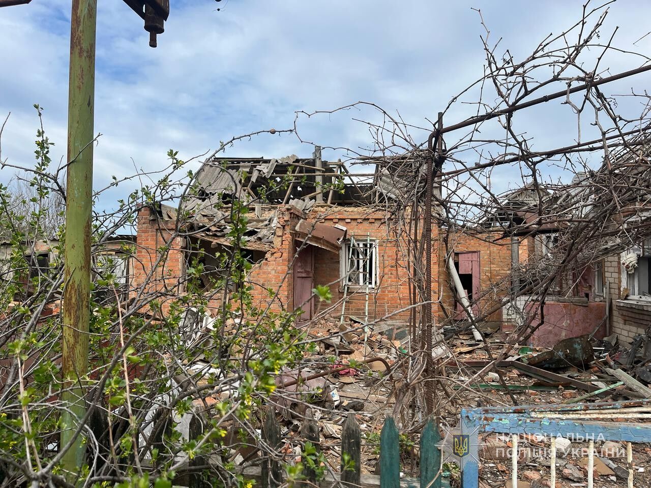 Оккупанты массированно обстреляли Запорожскую область: ранены 10 полицейских