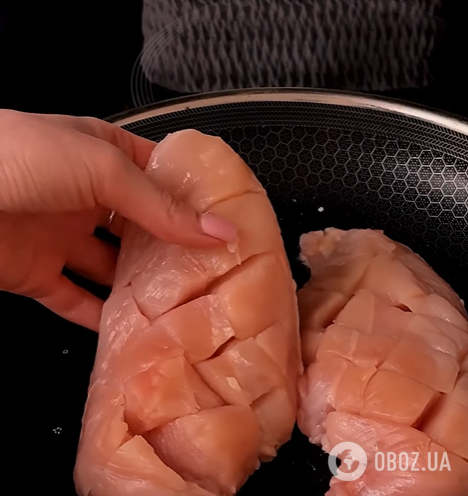 Соковите куряче філе у вершковому соусі: можна подавати з будь-якою крупою