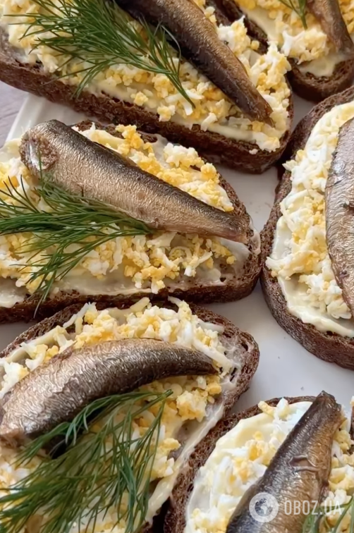 Бутерброды со шпротами для праздничного стола: делимся легким рецептом