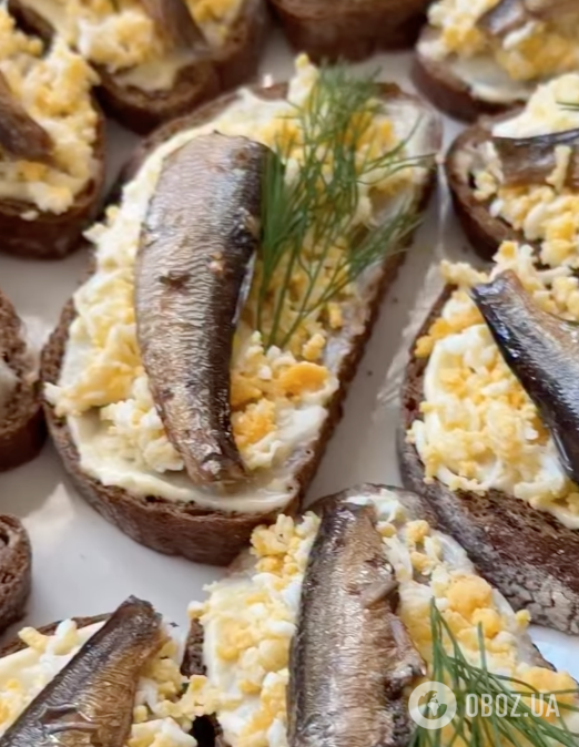 Бутерброды со шпротами для праздничного стола: делимся легким рецептом