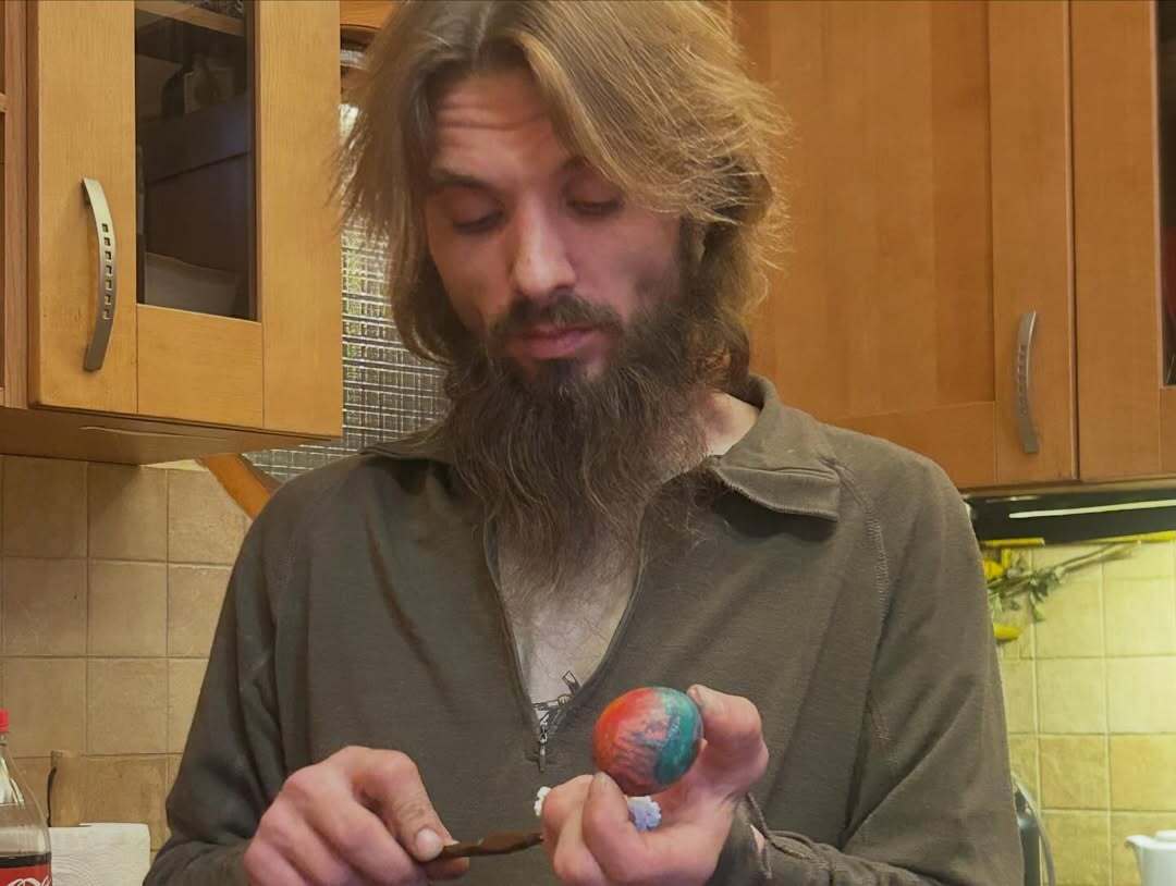 Ада Роговцева показала, как готовилась к Пасхе в большом семейном кругу: приехали даже внук и зять с фронта. Фото