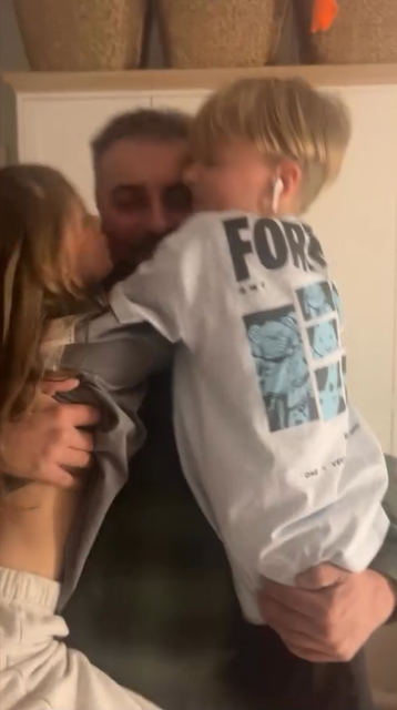 "Найкращий подарунок на свята!" Олена Кравець показала теплу зустріч чоловіка-військового з дітьми на Великдень. Відео