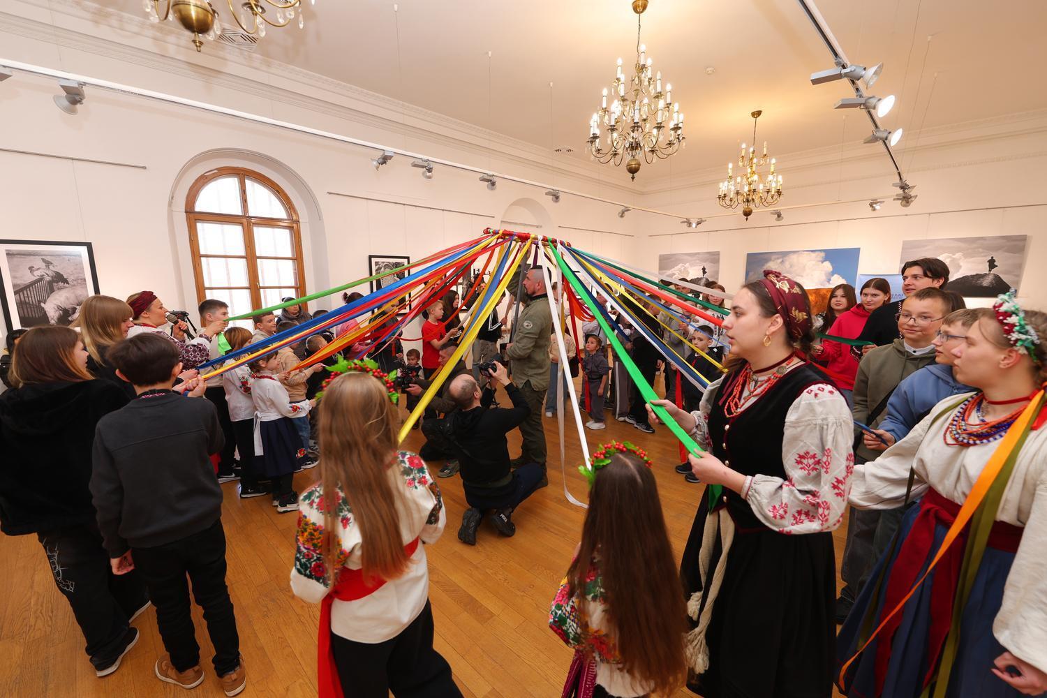 Президент и первая леди поддержали благотворительную платформу социально-ответственного бизнеса "Детям наших Защитников"