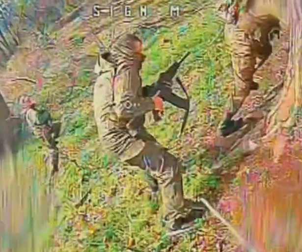 Сначала уничтожили "Урал": ВСУ помешали оккупантам установить понтонную переправу на Лиманском направлении. Видео