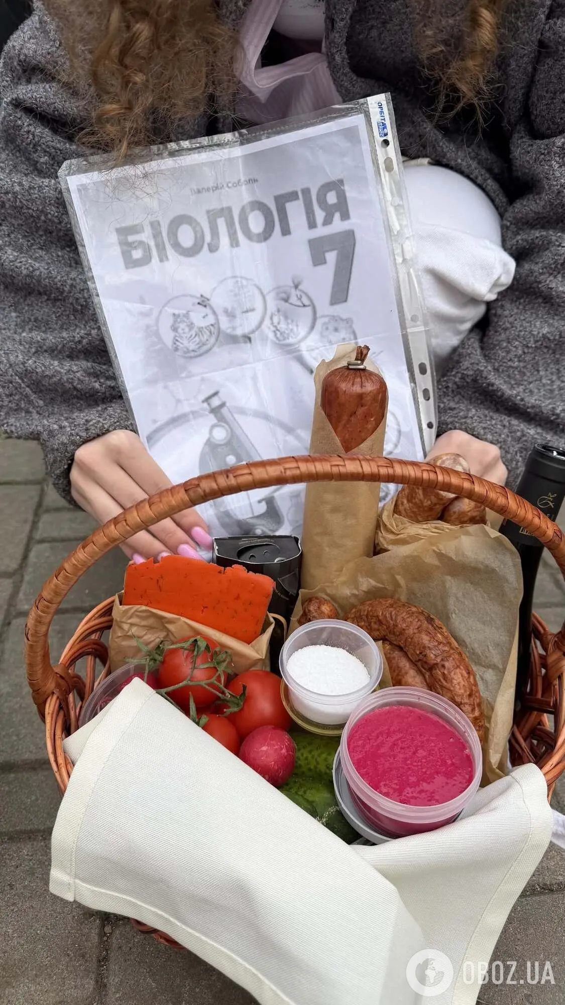 "Этого достаточно, чтобы составить НМТ?" В сети показали, что святили украинцы в церкви на Пасху: смеялся даже священник