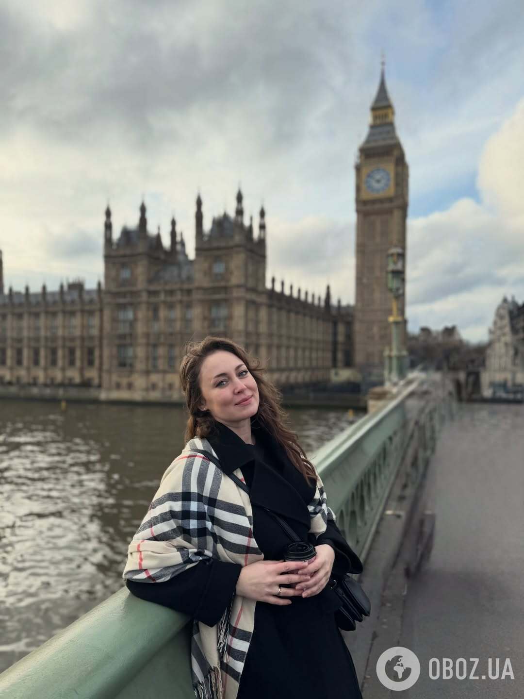 "Думали, що ми живемо в печерах і маємо кнопкові телефони". Зірка "Щедрика" Яна Корольова – про переїзд за кордон, втрату мами і провину росіян