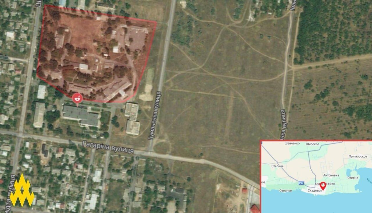 Оккупанты развернули штаб управления в закрытой больнице Скадовска: в "Атэш" раскрыли подробности