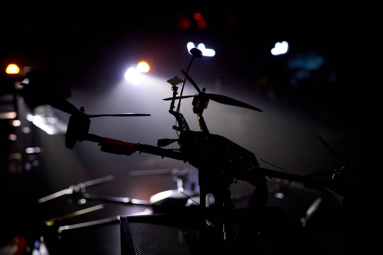 "Так виглядає незалежність": Зеленський продемонстрував досягнення українського ОПК за чотири роки війни. Відео