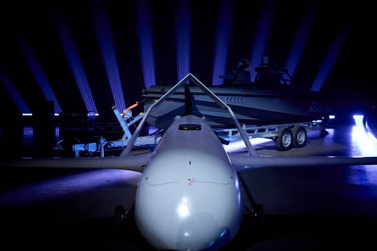 "Так виглядає незалежність": Зеленський продемонстрував досягнення українського ОПК за чотири роки війни. Відео