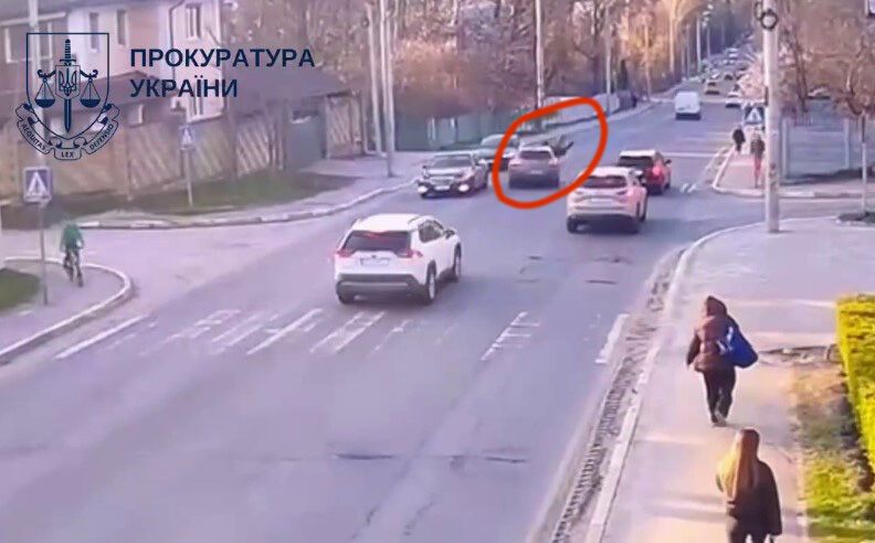 В Ірпені водій збив на переході 13-річну дівчинку: дитина у важкому стані. Відео