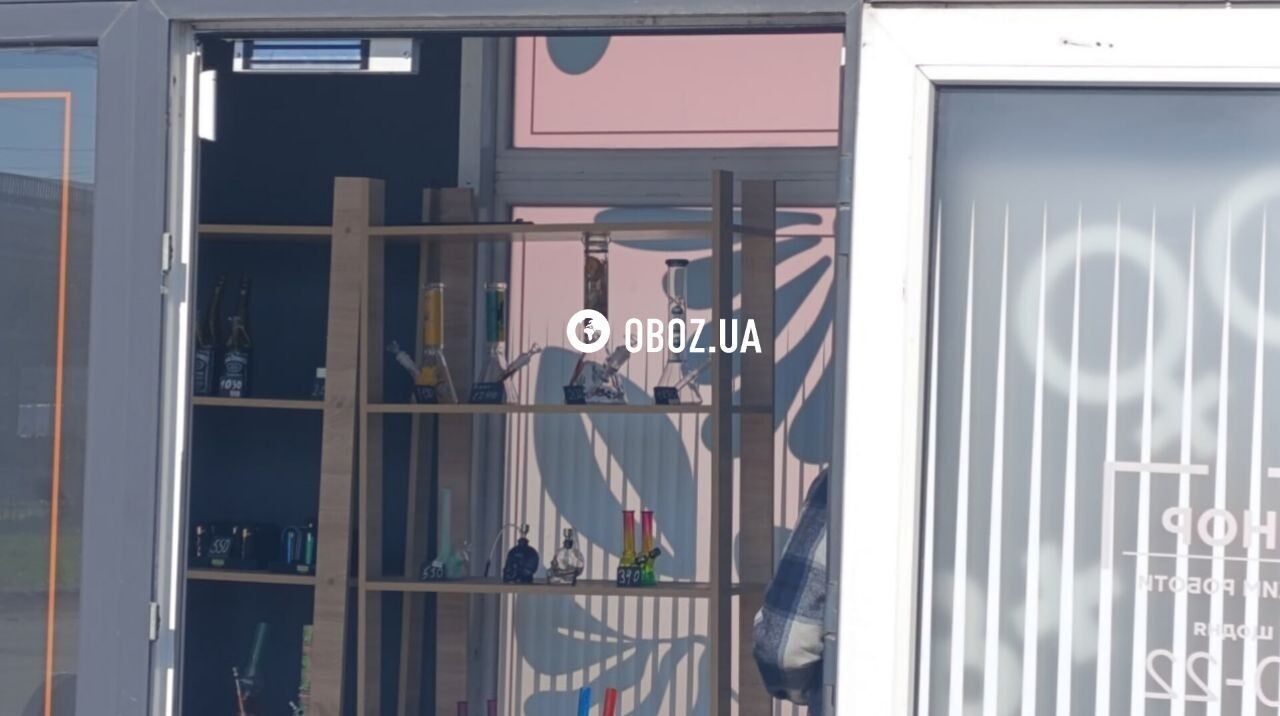 У Києві поліцейські прийшли з перевірками у скандальні магазини U420, де продають психотропи. Фото та подробиці