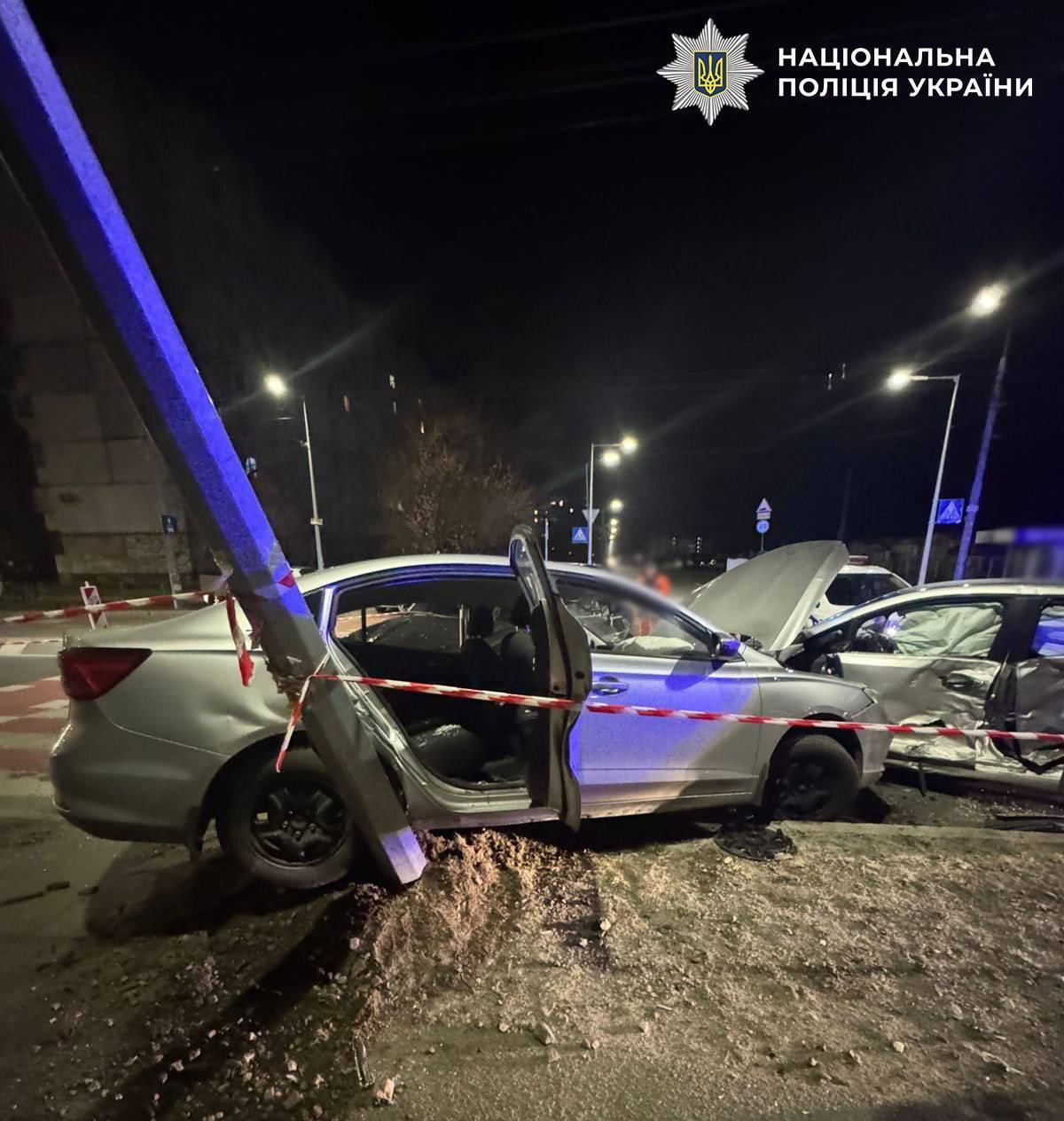 В Киеве пьяный водитель Porsche на Оболони устроил массовое ДТП: среди пострадавших есть дети. Фото и видео