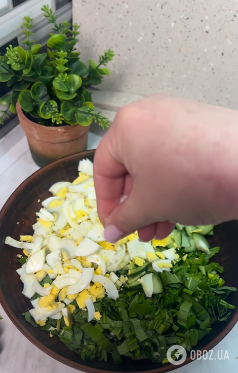 Смачний весняний салат з черемші: як приготувати