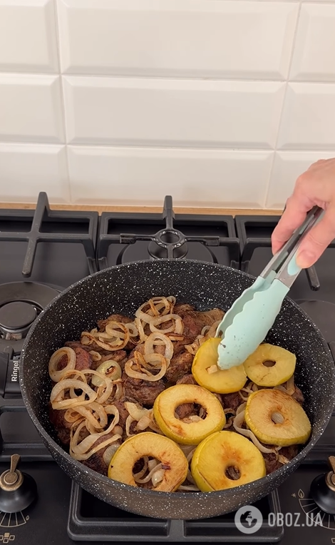 Печінка по-берлінськи з яблуками: можна дуже смачно приготувати на вечерю до картоплі