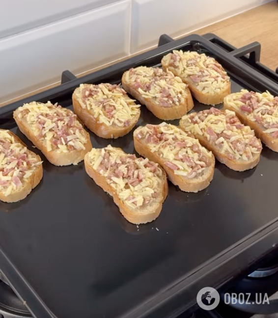 Гарячі бутерброди зі смачною начинкою: ділимося легким рецептом