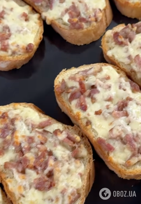 Горячие бутерброды "Пальчики оближешь": рецепт сытного блюда для перекуса