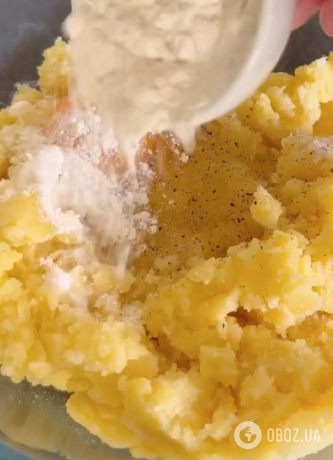 Картопляні зрази зі смачною начинкою: рецепт ситної страви для всієї родини