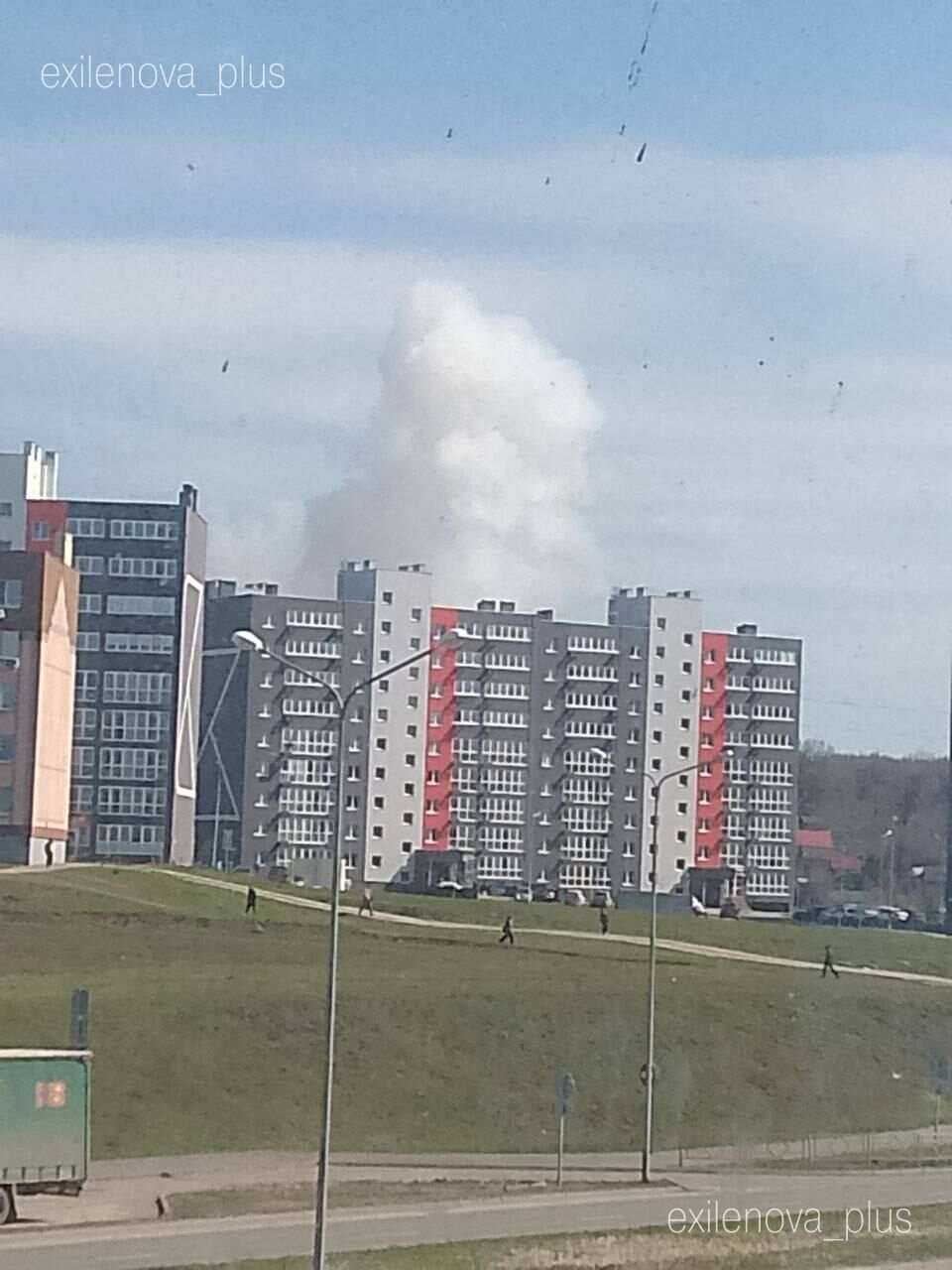 У російській Самарі прогримів вибух на пороховому заводі, піднявся дим. Фото та відео