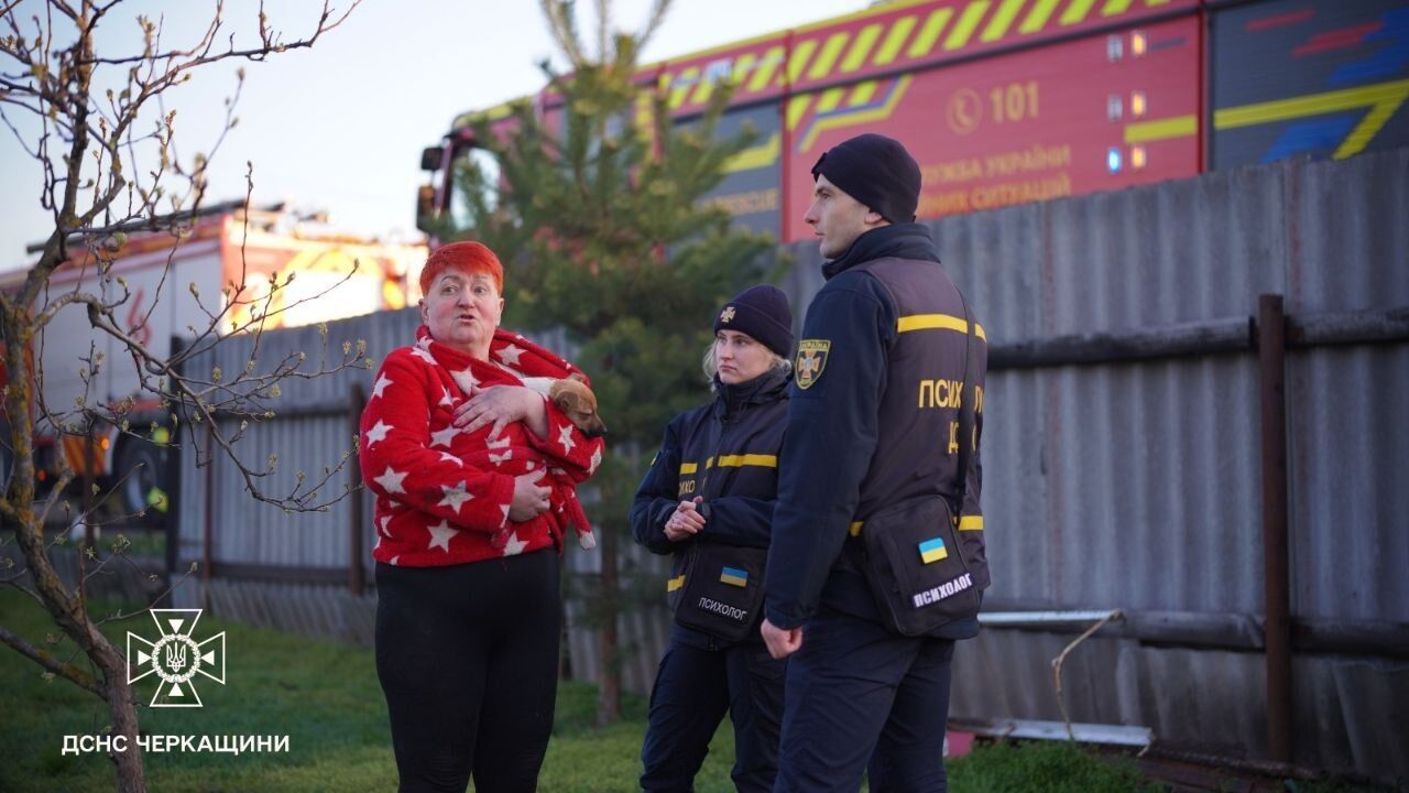 "Соседей вытаскивали через окно": в Черкассах рассказали о моменте вражеской атаки и масштабе разрушений. Видео