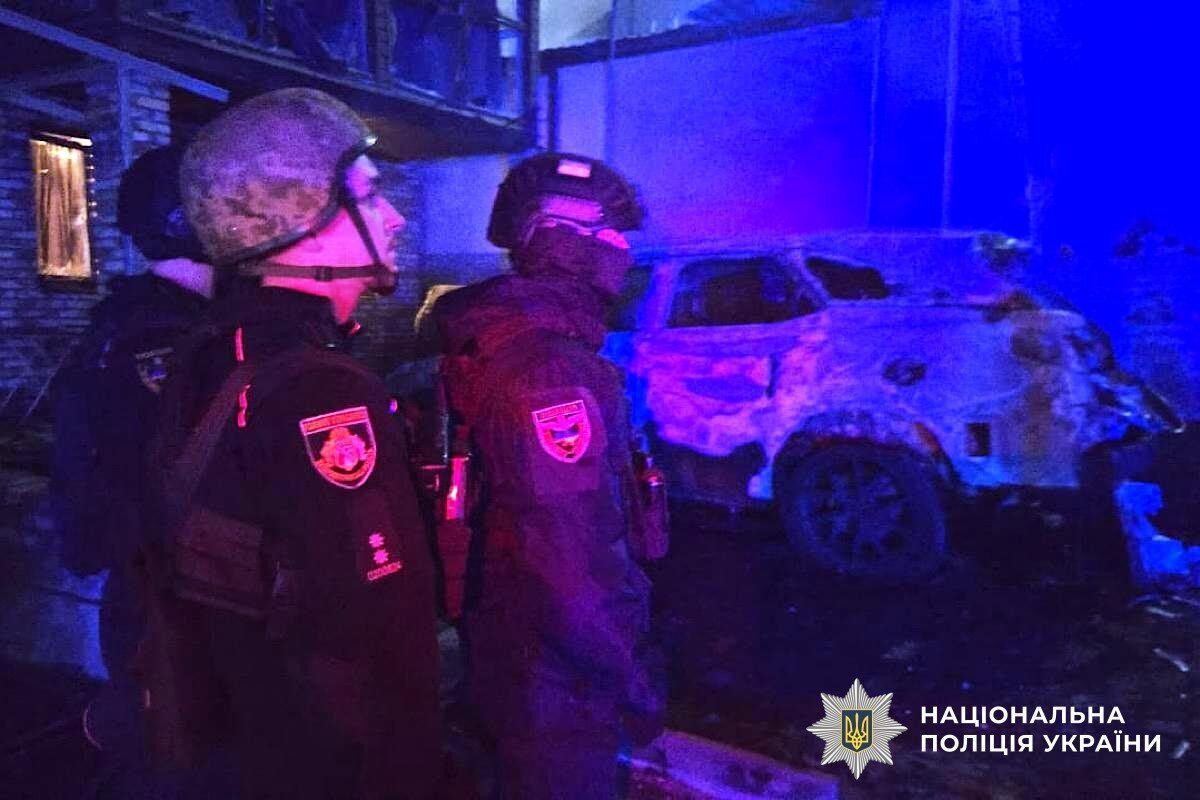 Росія атакувала Дніпро "Шахедами": зруйновано навчальний заклад, постраждали двоє дітей. Фото