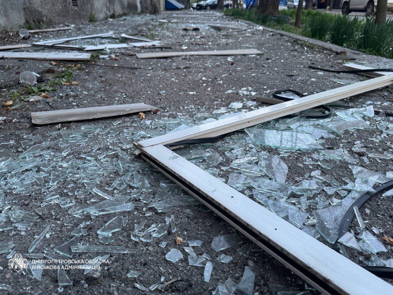 Враг нанес удар по Днепру: вспыхнул пожар, есть пострадавшие. Видео