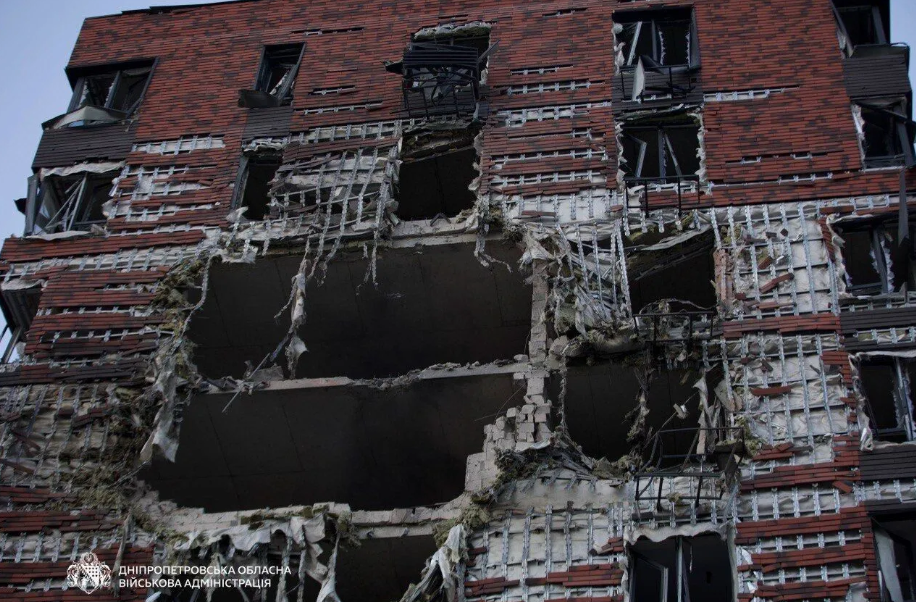 "Посипалося скло": мешканка Дніпра розповіла про російський удар по місту. Відео