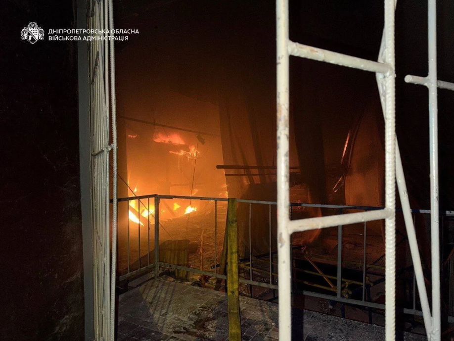 "Посипалося скло": мешканка Дніпра розповіла про російський удар по місту. Відео