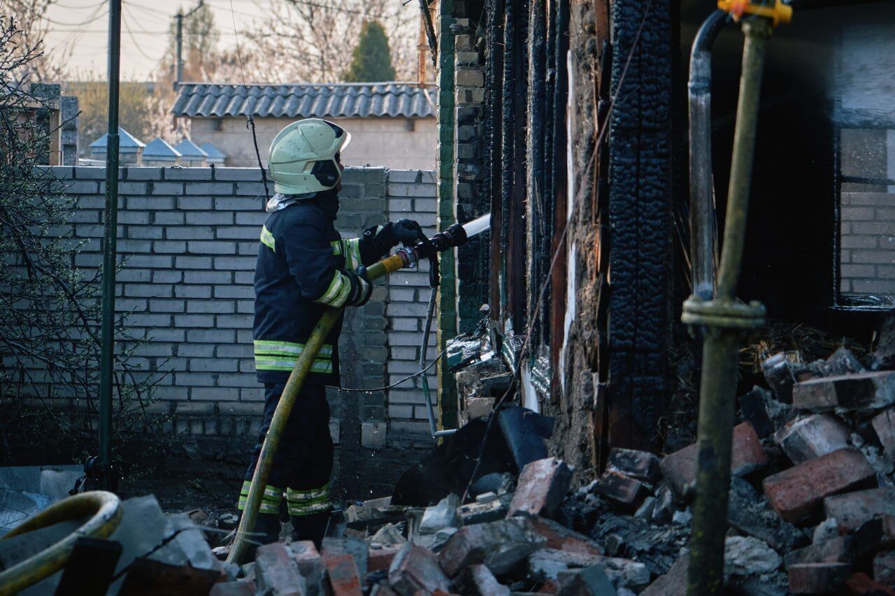 "Соседей вытаскивали через окно": в Черкассах рассказали о моменте вражеской атаки и масштабе разрушений. Видео