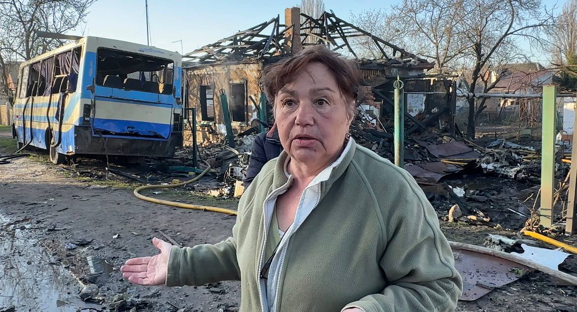 "Соседей вытаскивали через окно": в Черкассах рассказали о моменте вражеской атаки и масштабе разрушений. Видео