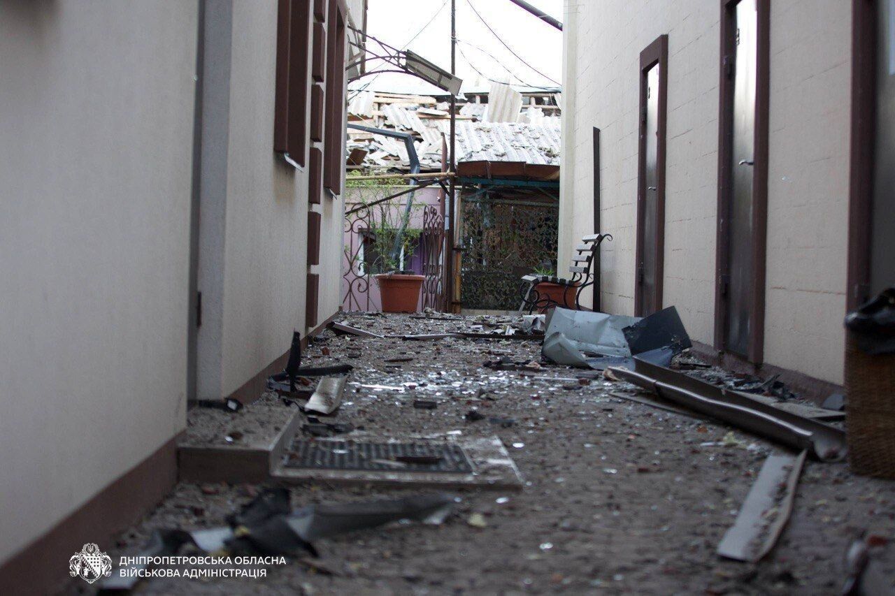 Враг нанес удар по Днепру: вспыхнул пожар, есть пострадавшие. Видео