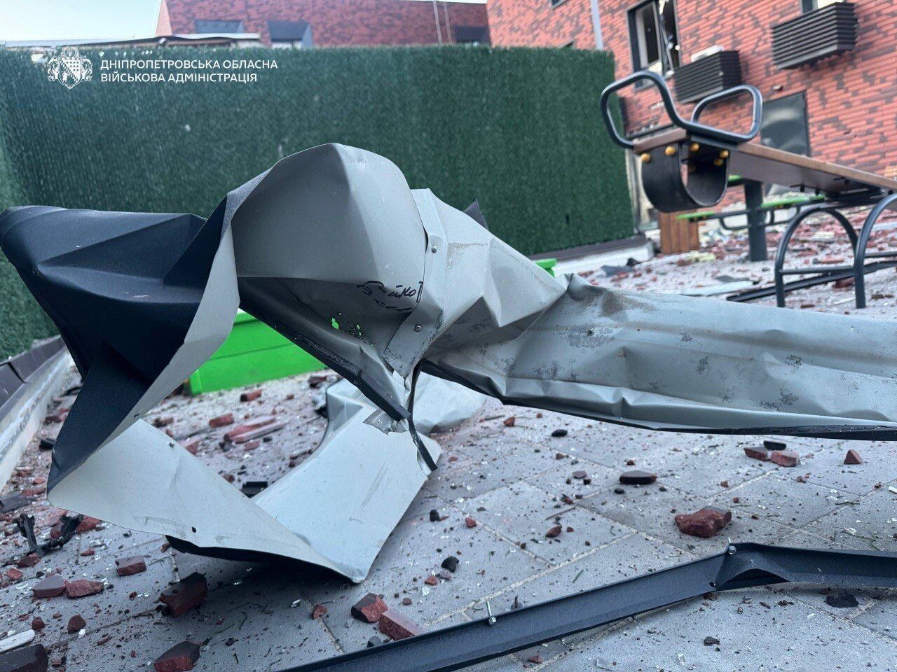 Враг нанес удар по Днепру: вспыхнул пожар, есть пострадавшие. Видео