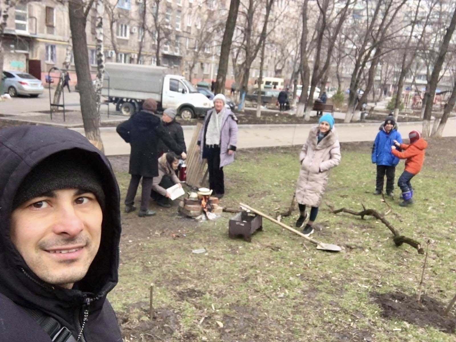 "Пролунав вибух, Артур до гаража не добіг": дружина вбитого тренера розповіла про обстріл Маріуполя і змогла вивезти трьох котів і собаку