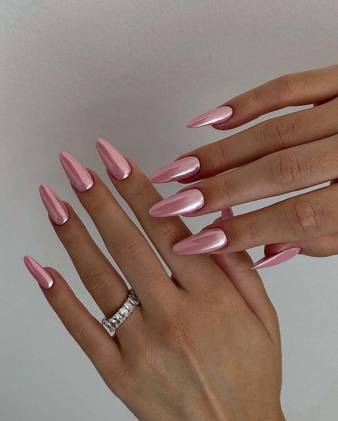 Який манікюр модний цієї весни: як зробити глазуровані нігті