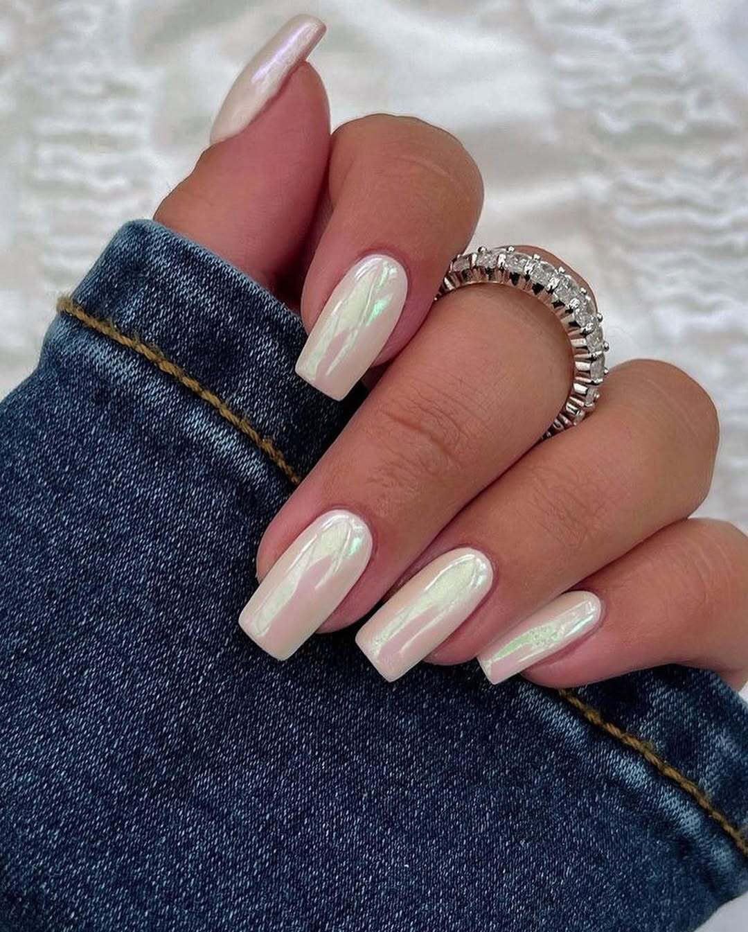 Який манікюр модний цієї весни: як зробити глазуровані нігті