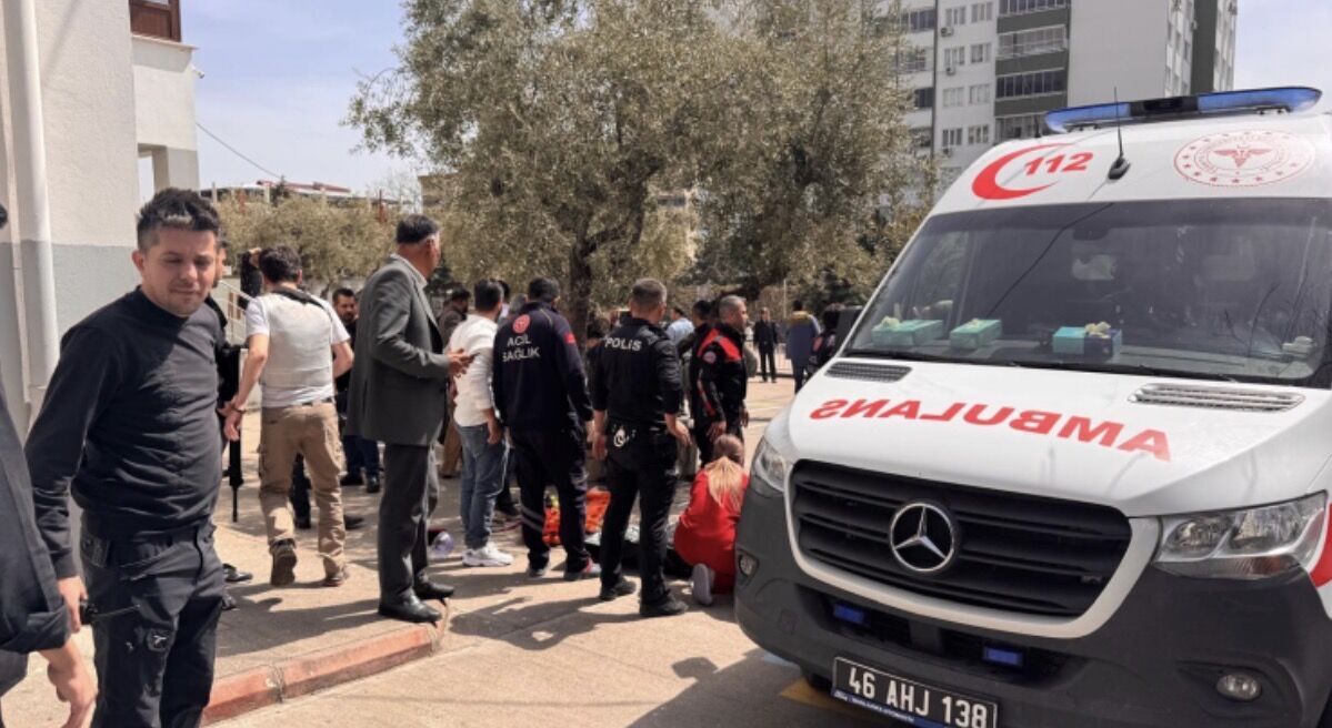 У Туреччині учень влаштував стрілянину у школі: є загиблі і понад 20 поранених. Фото