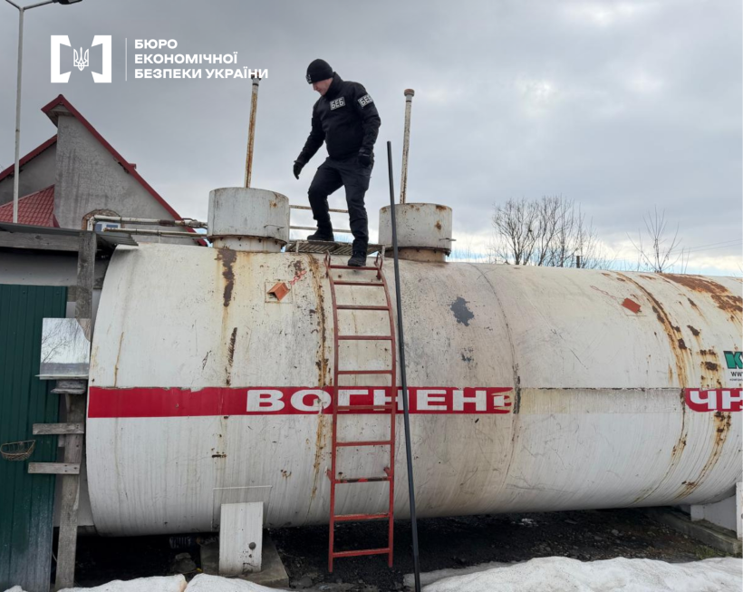 Заправляли авто неизвестно чем: в Украине будут судить владелицу АЗС за продажу нелегального топлива