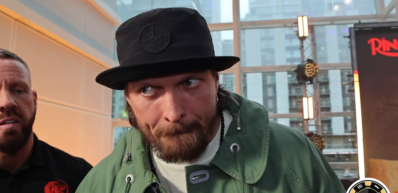 Усик вимагає бій за мільярд доларів, назвавши суперника. Відео