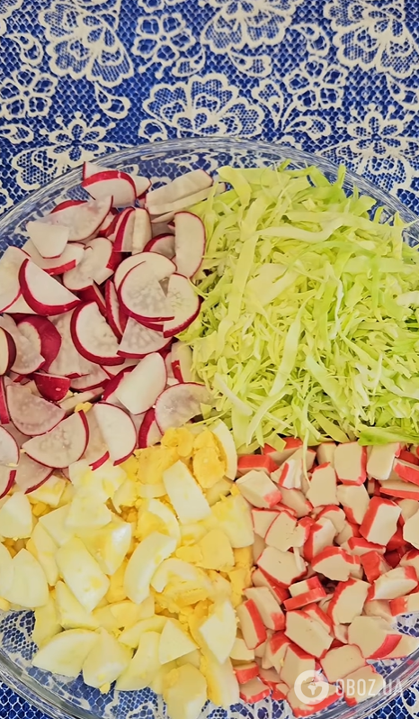 Смачний весняний салат з крабовими паличками та редискою: як приготувати