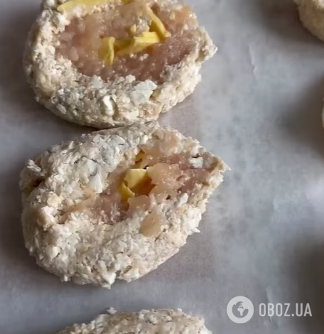 Ситні булочки з м'ясом для перекусу: готуються елементарно