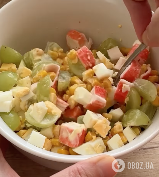 Весняний крабовий салат: ділимося рецептом страви для святкового столу