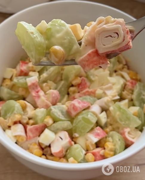 Весняний крабовий салат: ділимося рецептом страви для святкового столу