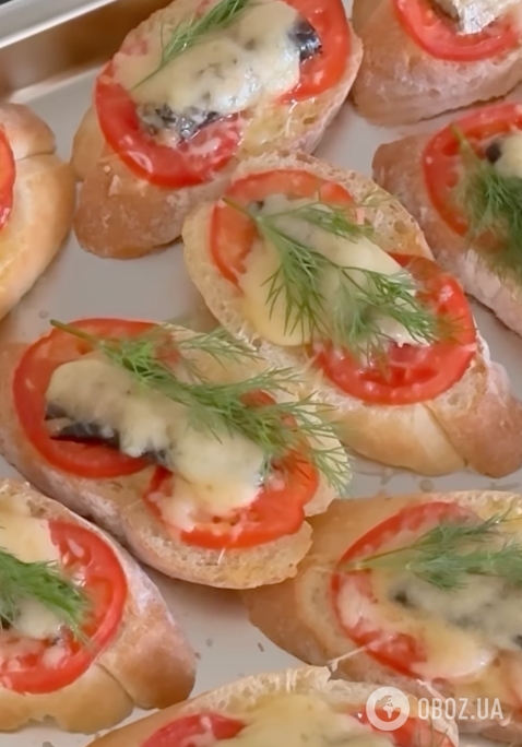 Гарячі бутерброди зі шпротами: ділимося елементарним рецептом