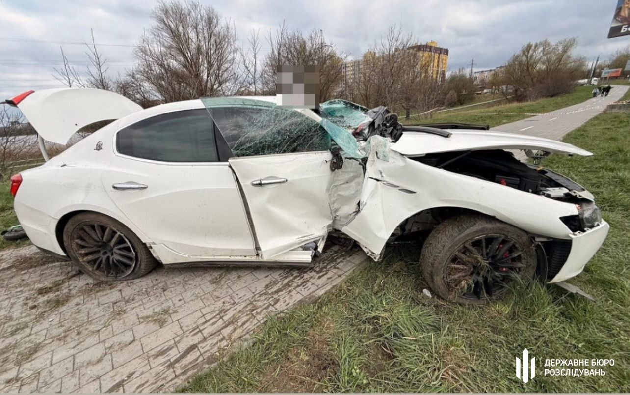 Пьяный, в розыске и без прав: в Хмельницком задержали военного, который совершил ДТП. Фото