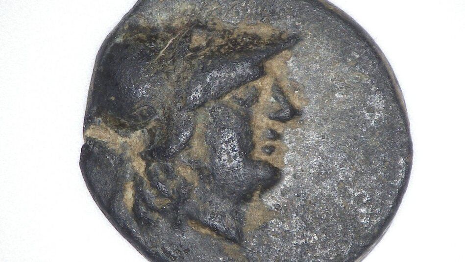 Первая в истории: в Берлине случайно нашли 2300-летнюю монету Трои. Фото