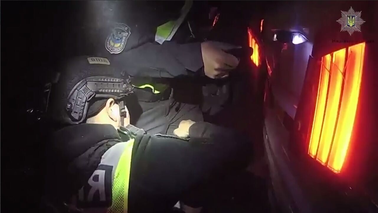 Приехали помочь: в полиции показали момент ракетной атаки по Киеву, где пострадали правоохранители. Видео