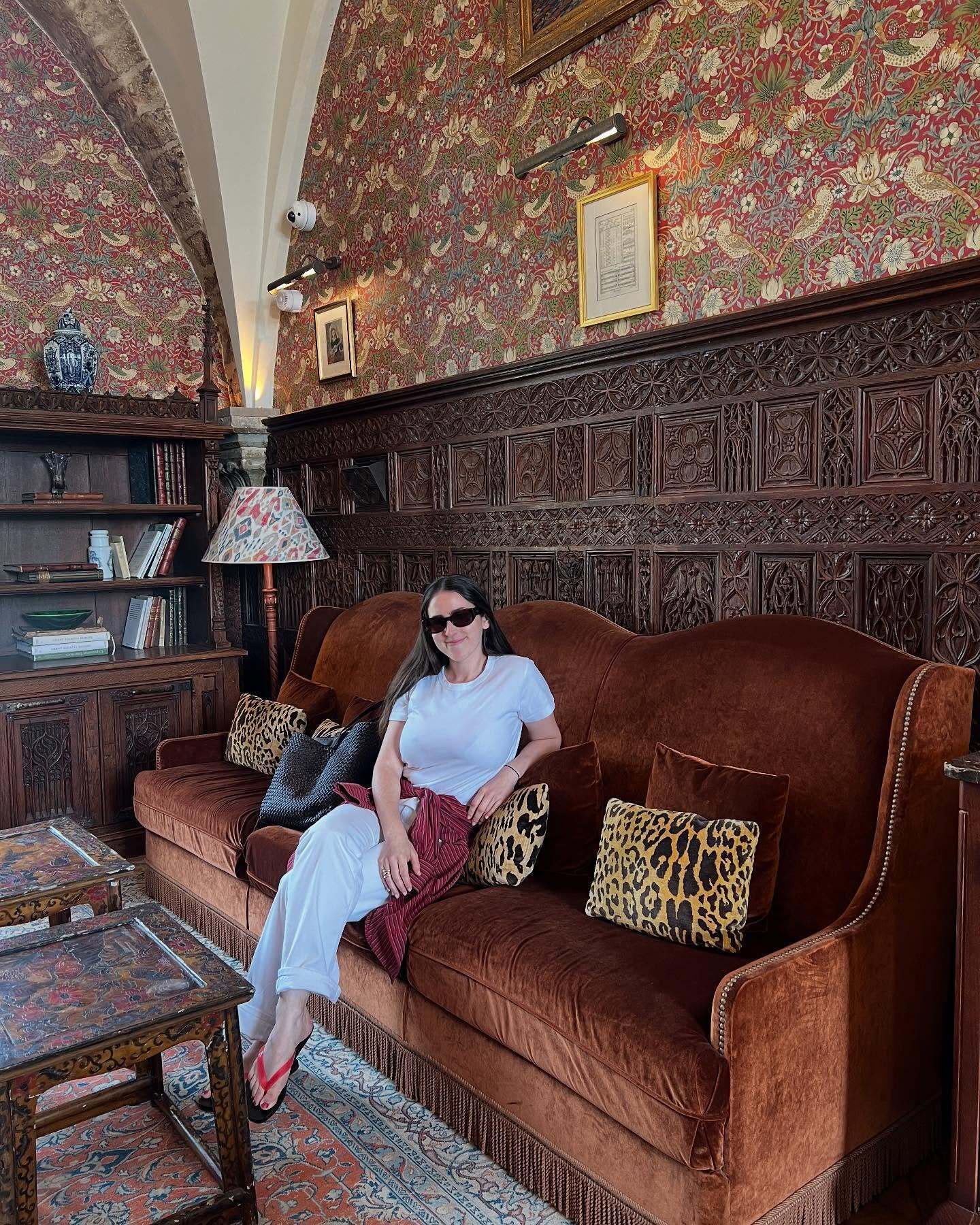 Взуття на всі часи: забутий тренд із минулого, який обʼєднує цілі покоління, знову в моді