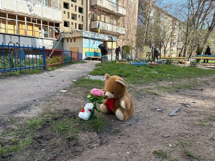 "Очень красивый, очень светлый ребенок": в Черкассах прощаются с 8-летним мальчиком, которого убила Россия. Фото