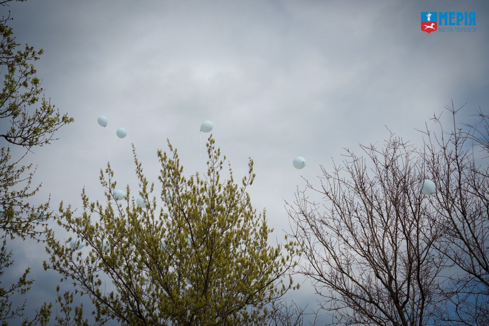 "Очень красивый, очень светлый ребенок": в Черкассах прощаются с 8-летним мальчиком, которого убила Россия. Фото